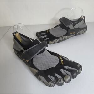 Vibram FiveFingers KSO M1485 Barefoot Shoes Gray Camo Size 8 Men/10 Women